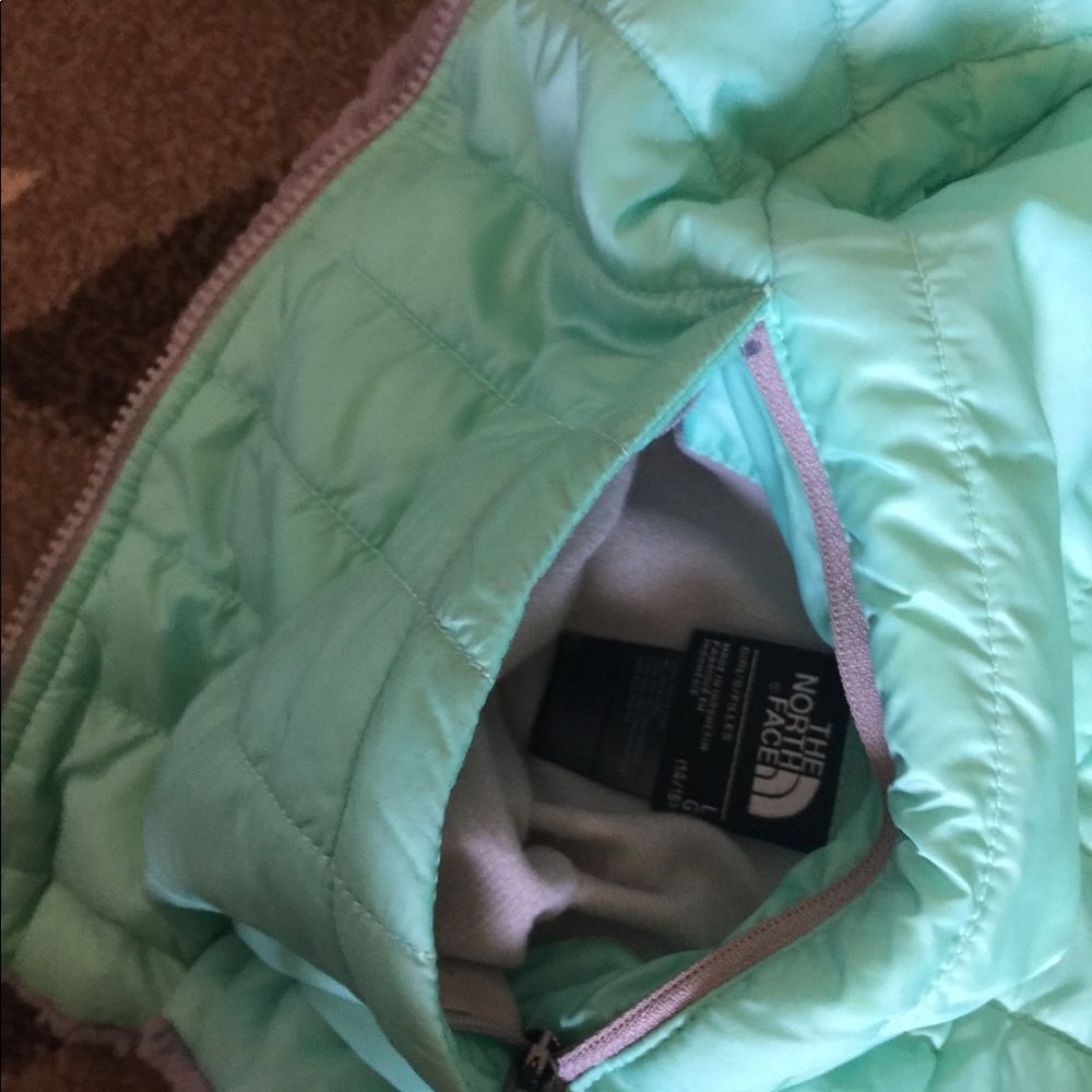 The North Face Kids Mint/Grey Reversible Jacket size 14 - Picture 5 of 10